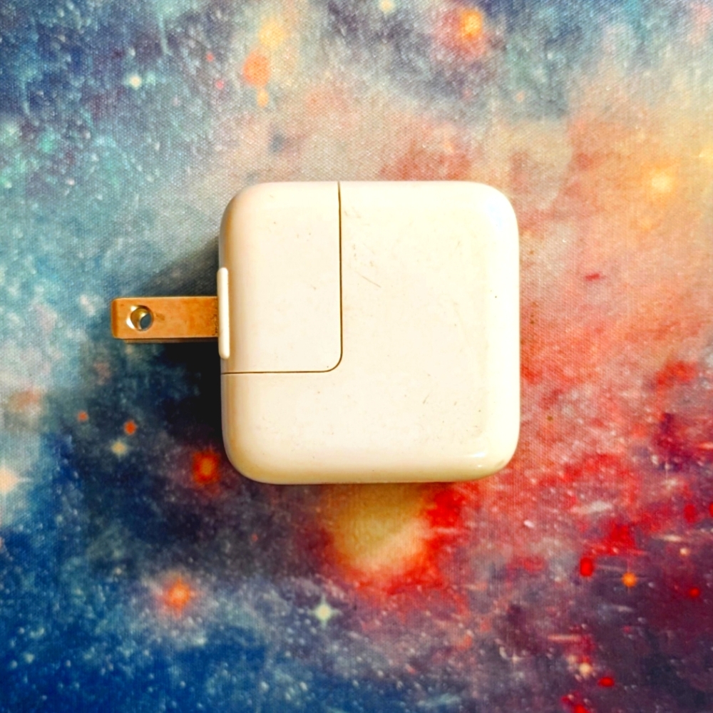 Apple iPod USB power adapter wall charger